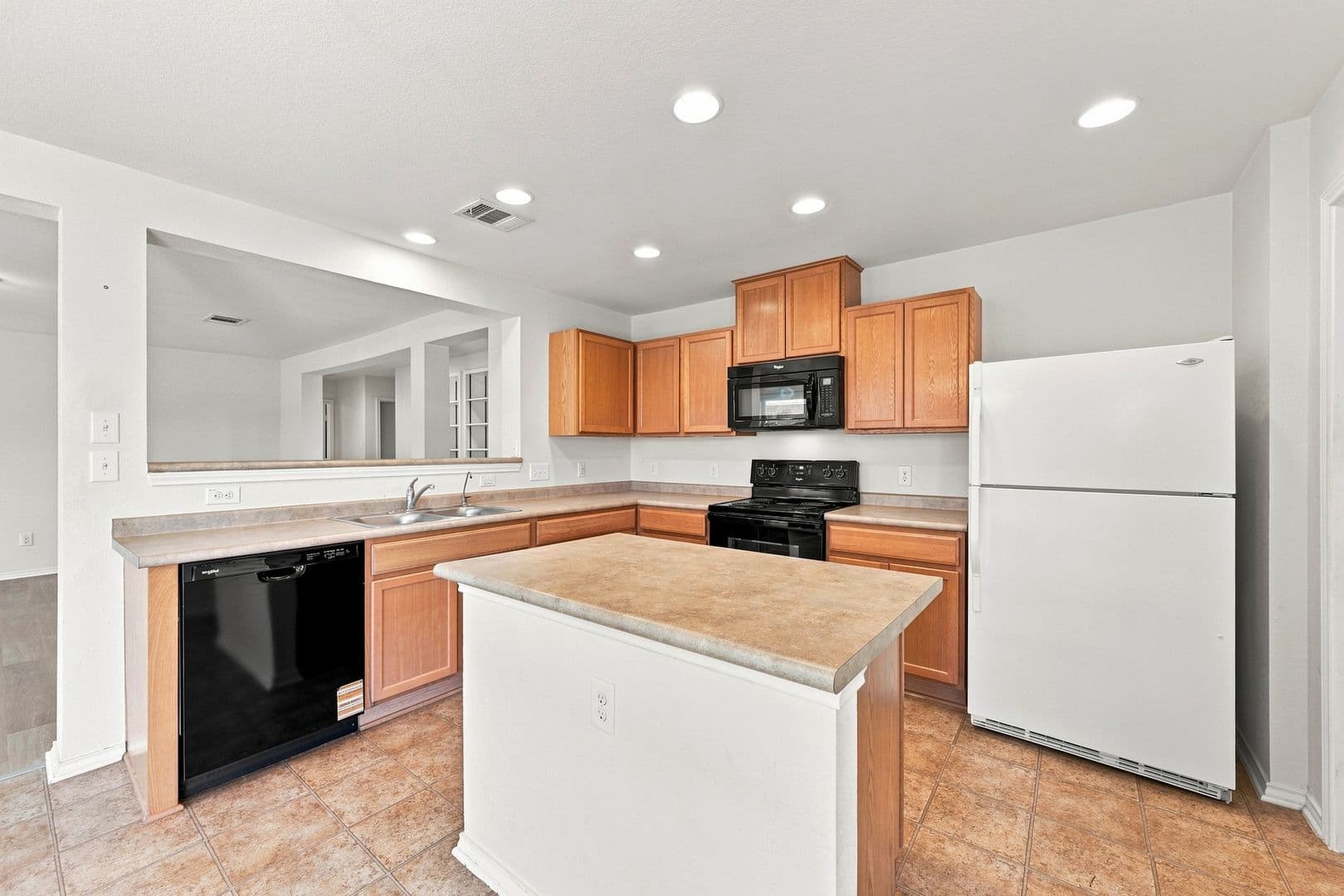 Round Rock House: 1141 Renaissance Trail