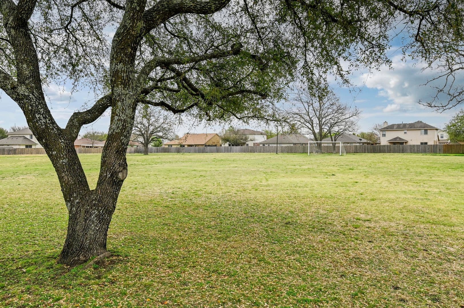 Leander House: 104 Brentwood Dr
