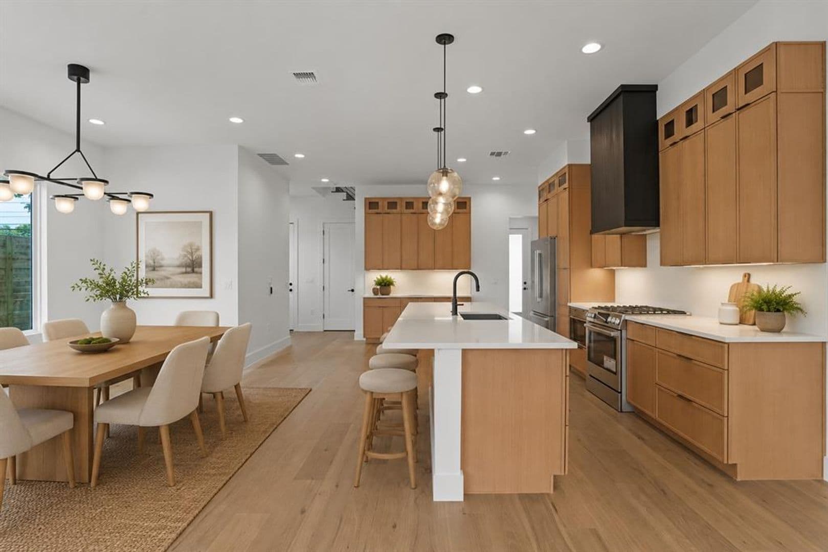 Austin House: 752 Pedernales St