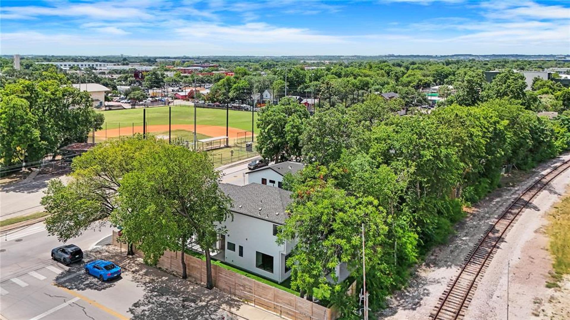 Austin House: 752 Pedernales St