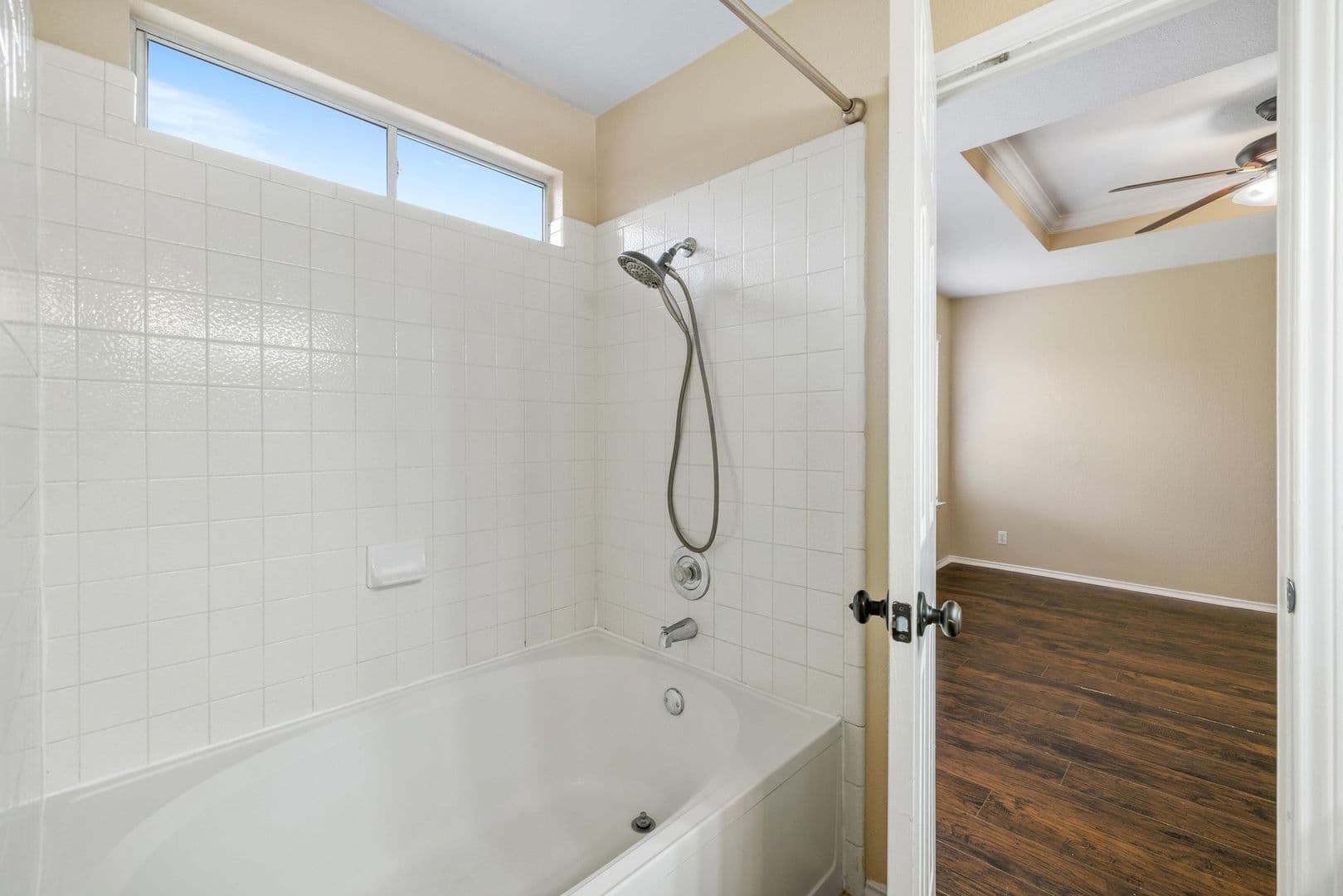 Leander House: 104 Brentwood Dr