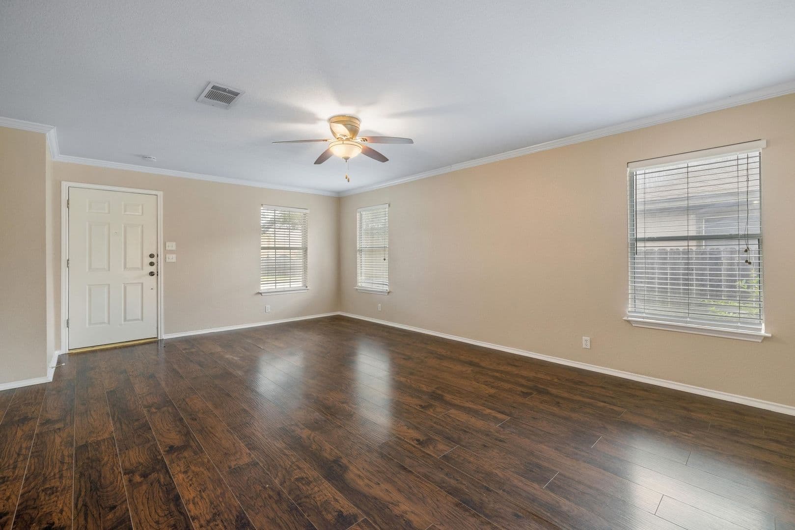 Leander House: 104 Brentwood Dr