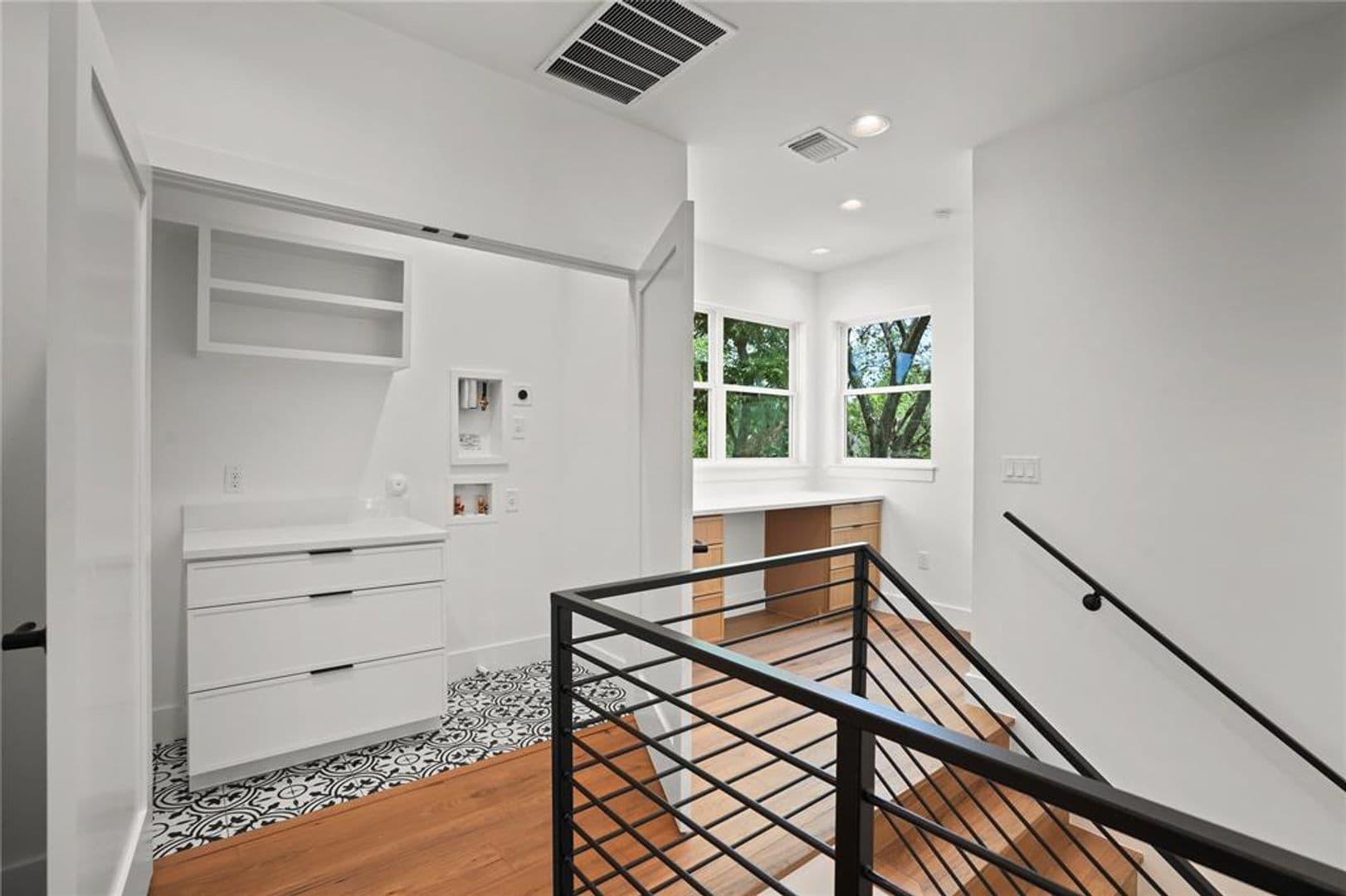 Austin House: 752 Pedernales St