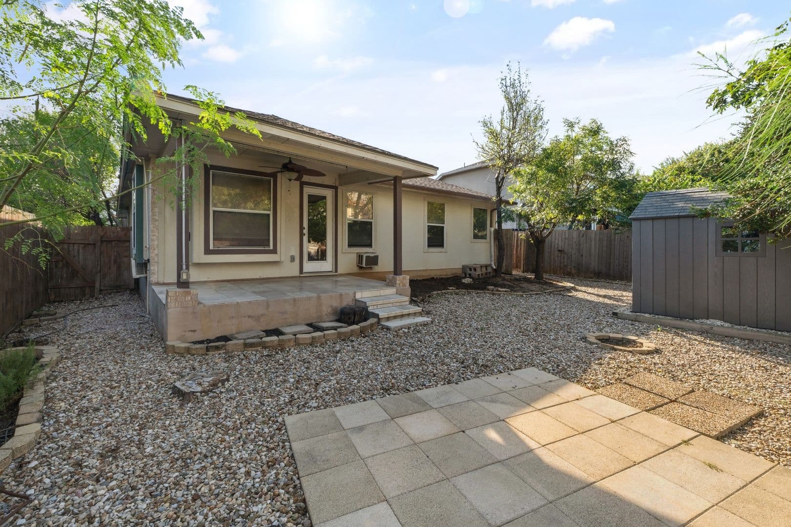 Leander House: 2807 Winslow Dr
