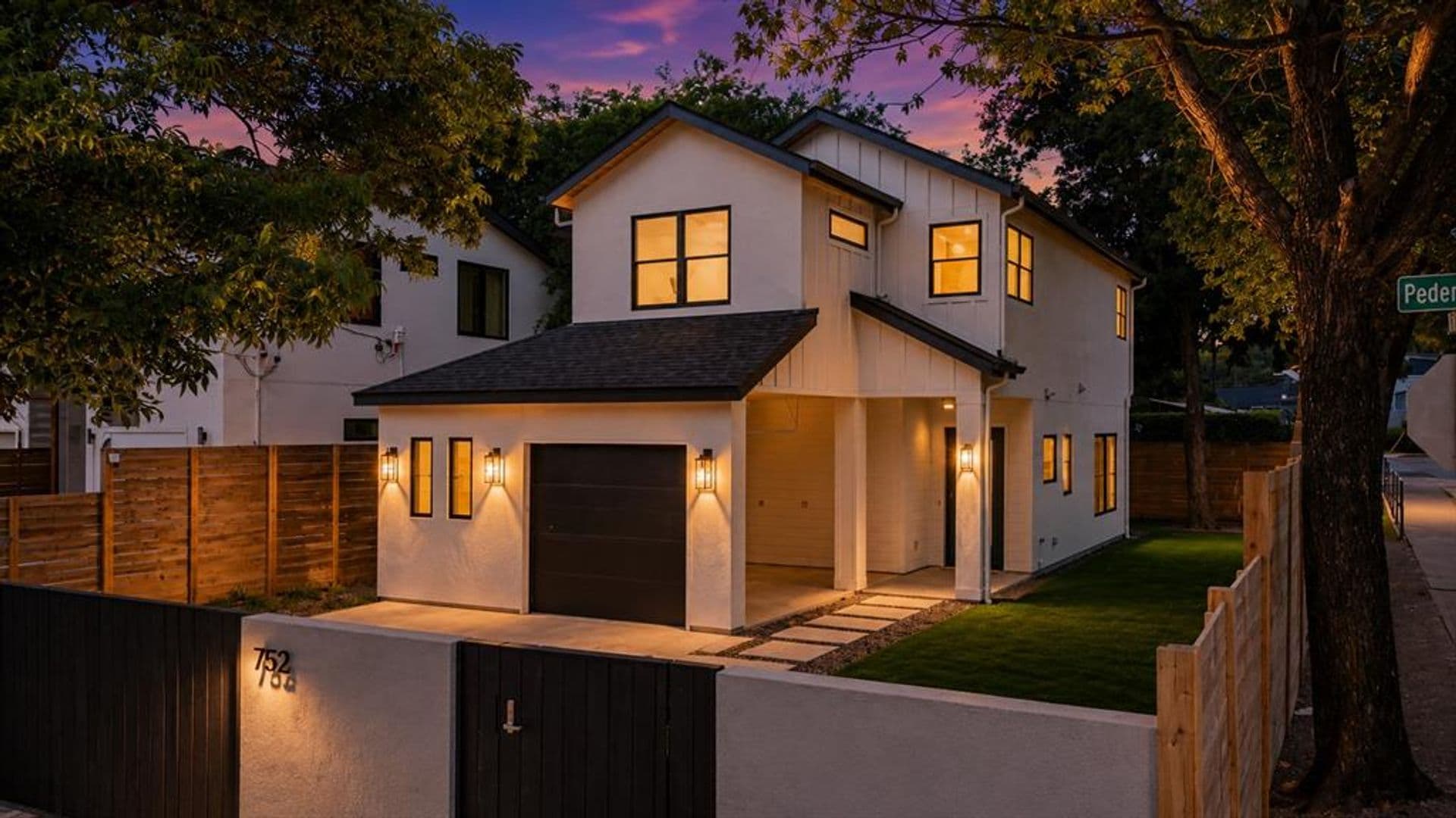 Austin House: 752 Pedernales St