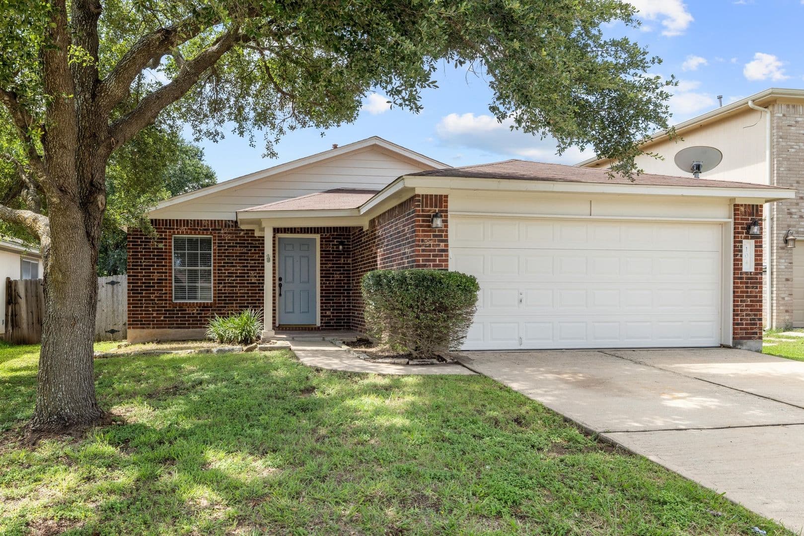 Leander House: 104 Brentwood Dr