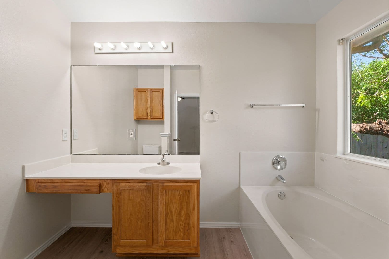 Leander House: 2807 Winslow Dr