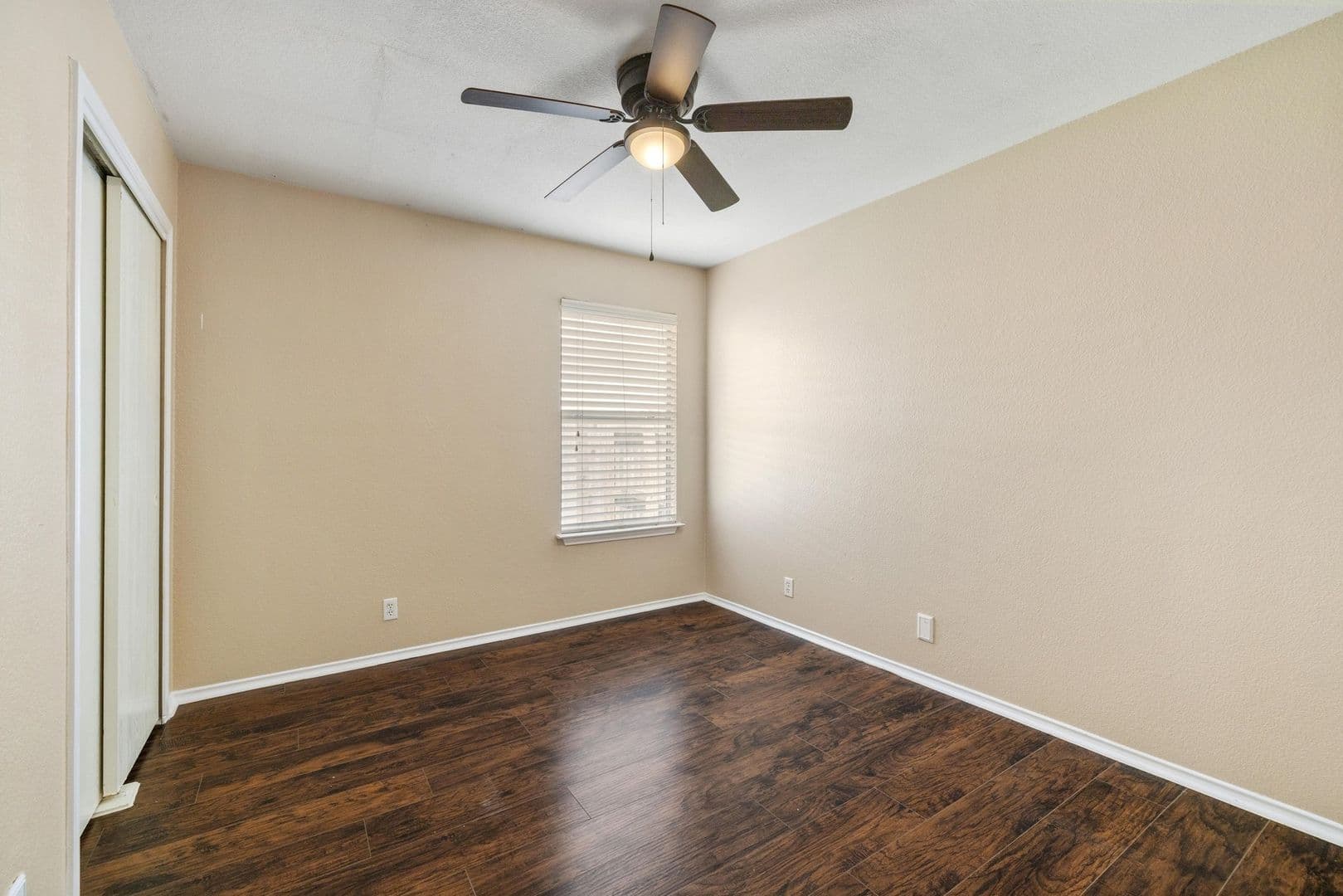 Leander House: 104 Brentwood Dr