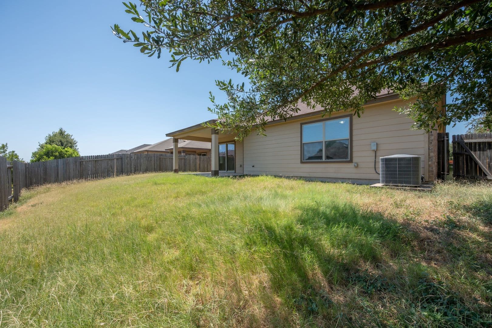 Round Rock House: 1141 Renaissance Trail