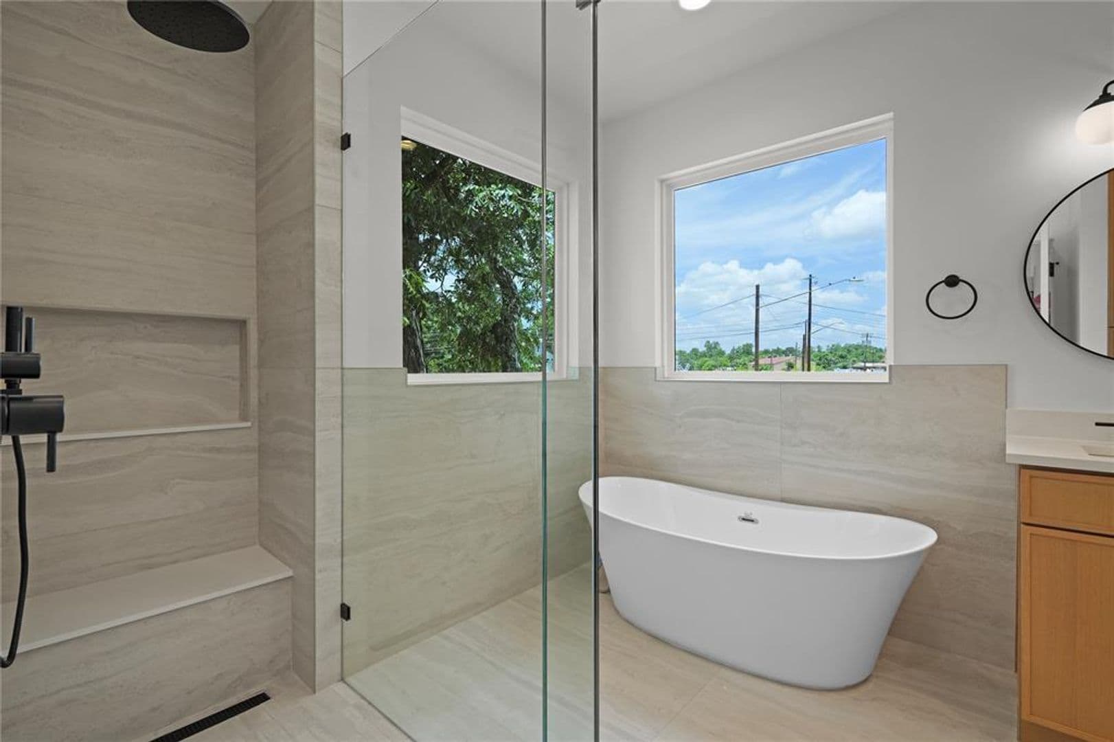 Austin House: 752 Pedernales St