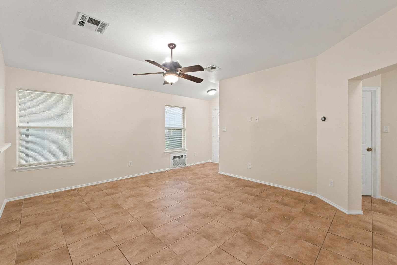 Leander House: 2807 Winslow Dr