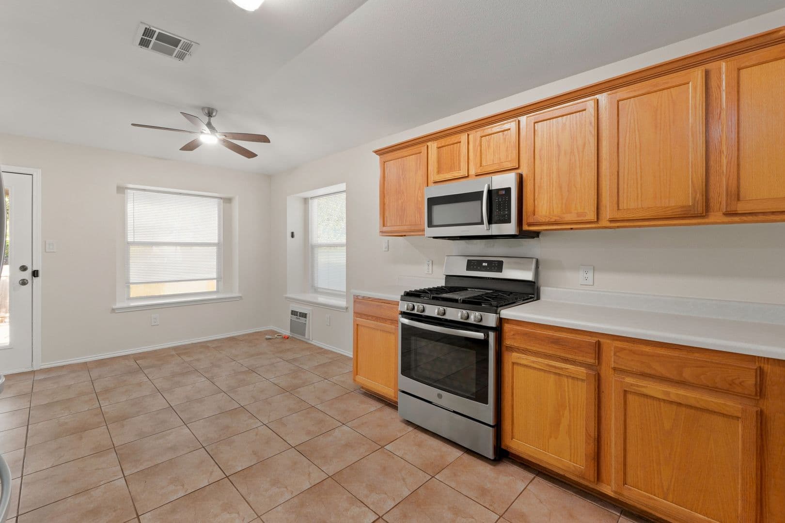 Leander House: 2807 Winslow Dr