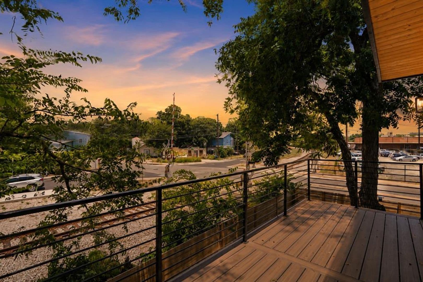 Austin House: 752 Pedernales St