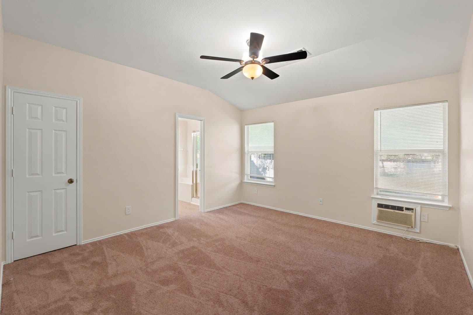 Leander House: 2807 Winslow Dr