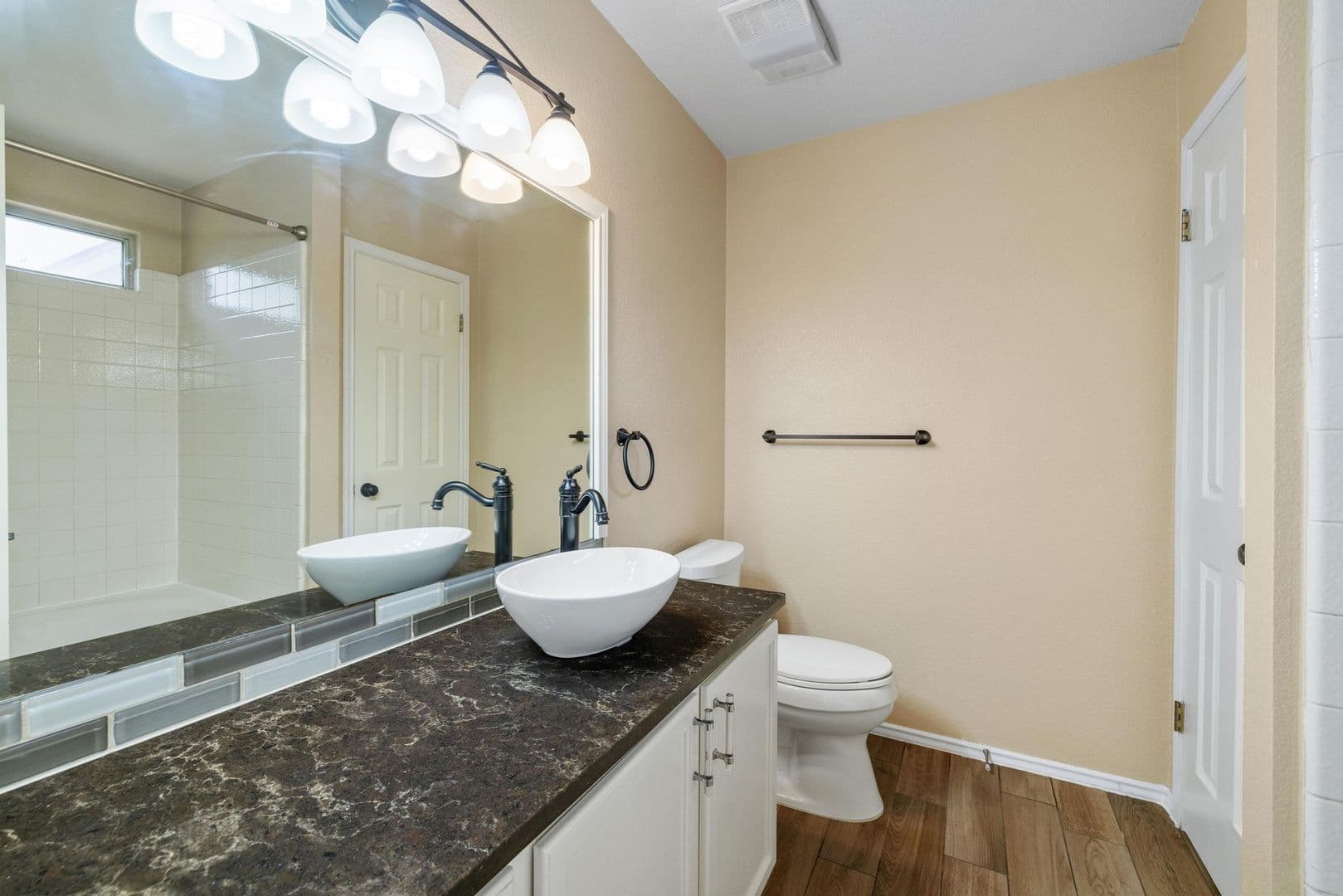 Leander House: 104 Brentwood Dr
