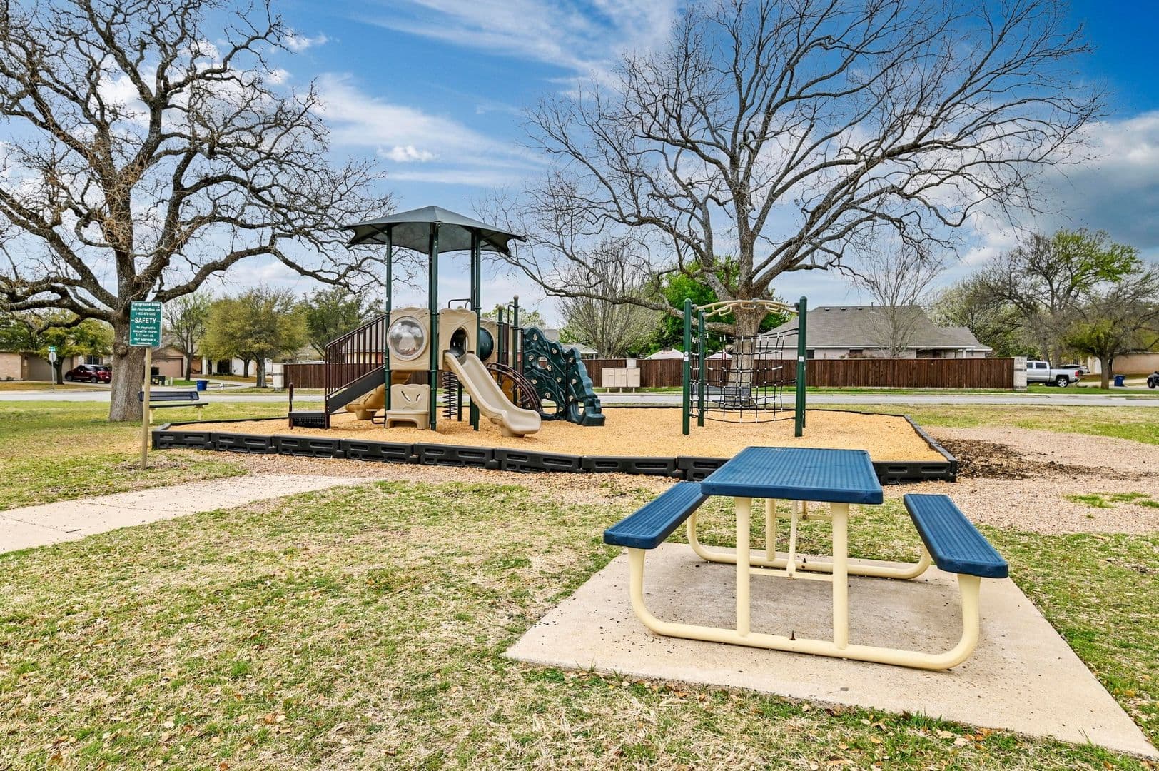 Leander House: 104 Brentwood Dr