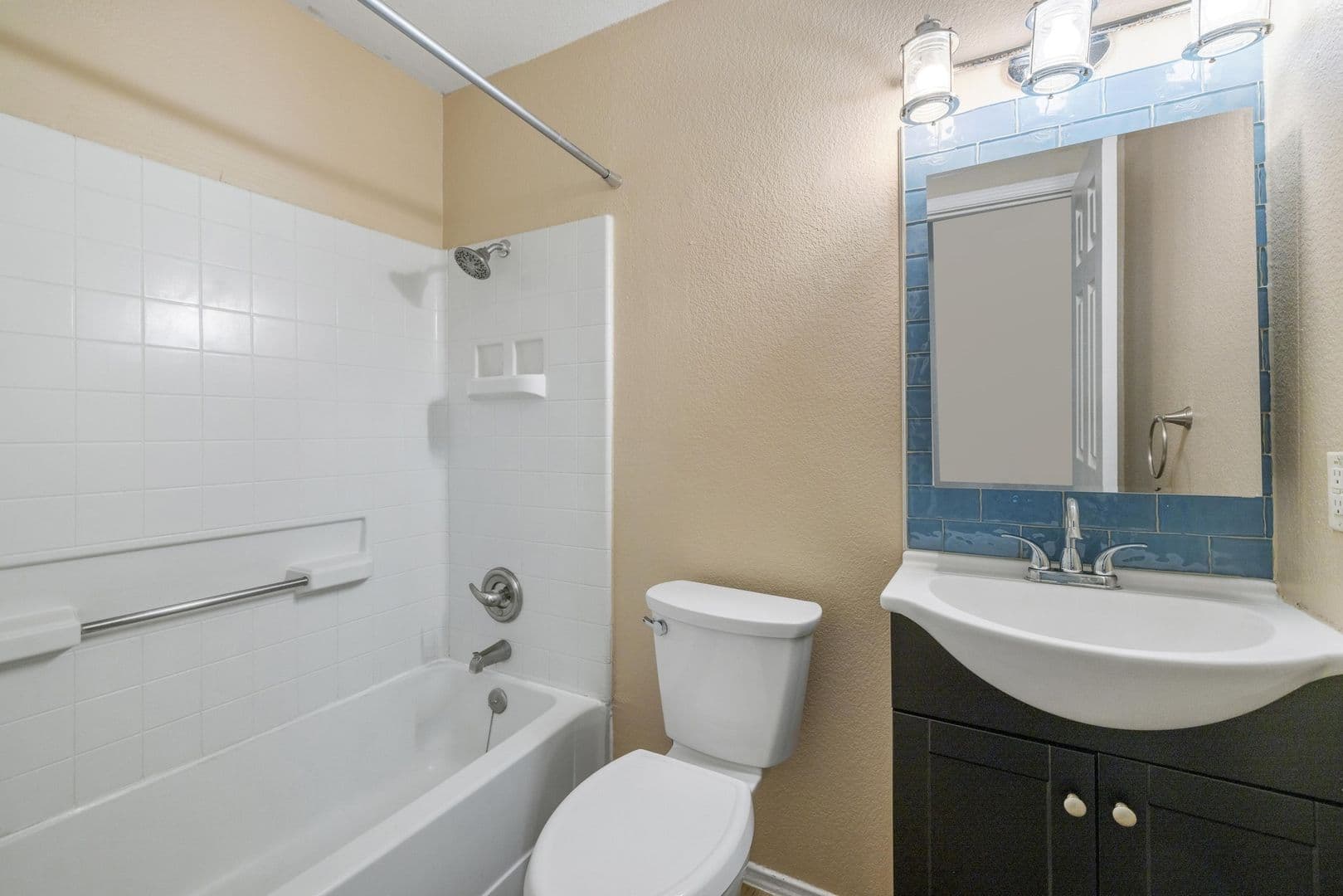 Leander House: 104 Brentwood Dr