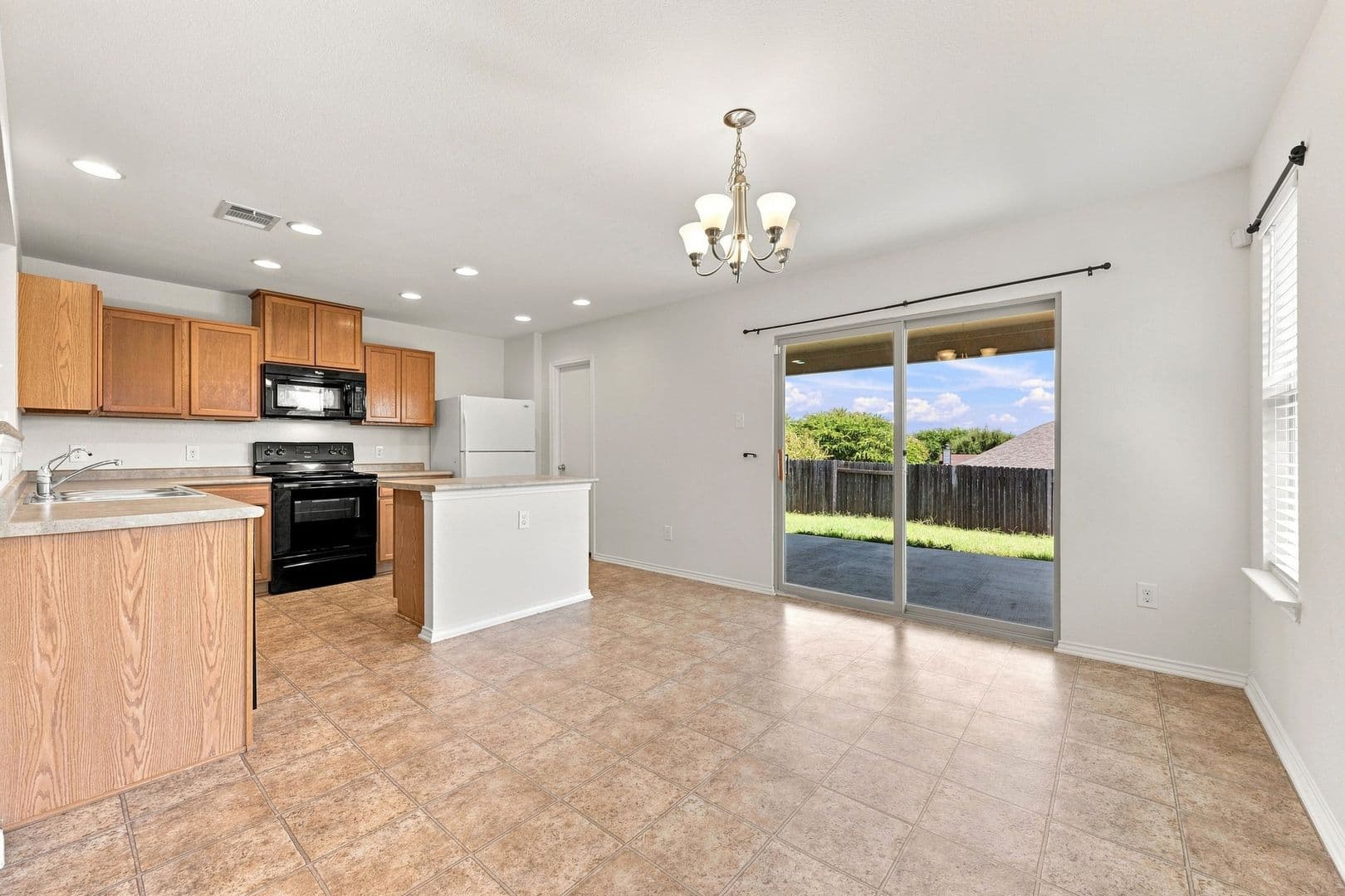 Round Rock House: 1141 Renaissance Trail