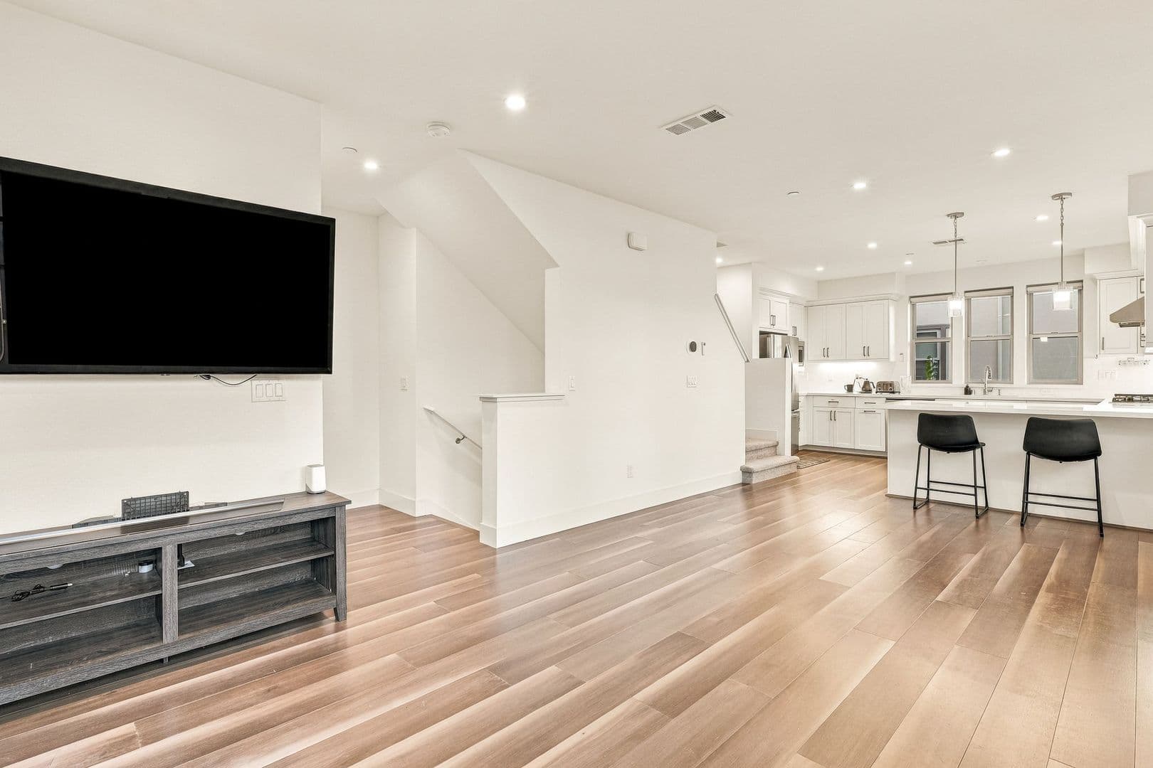 Mountain View Townhome: 308 Marquetta Cir