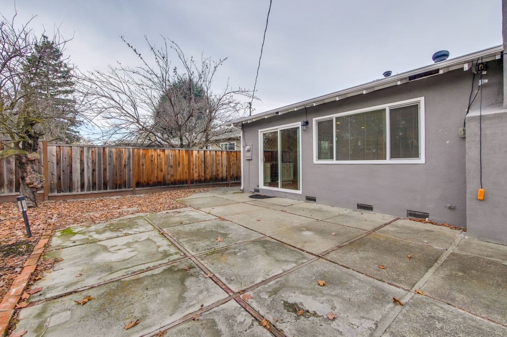 Dublin House: 7530 Kilrush Ave