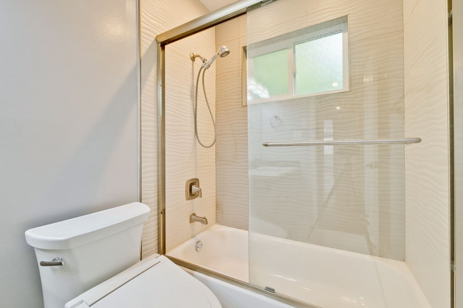 Dublin House: 7530 Kilrush Ave