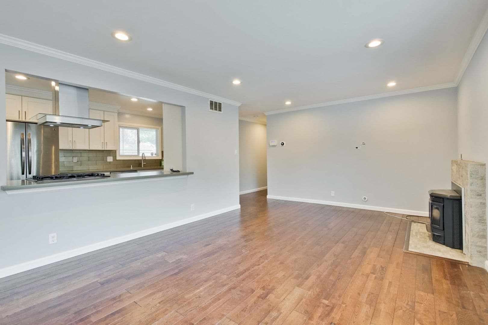 Dublin House: 7530 Kilrush Ave