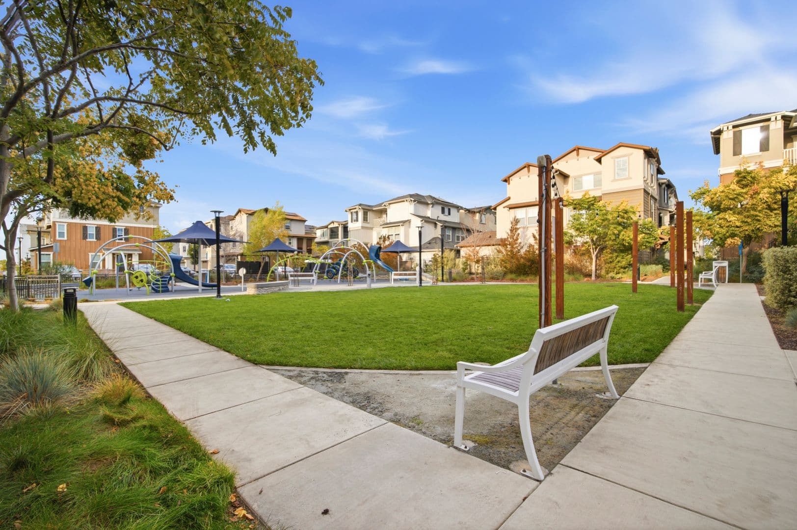 Newark House: 8564 Seawind Way