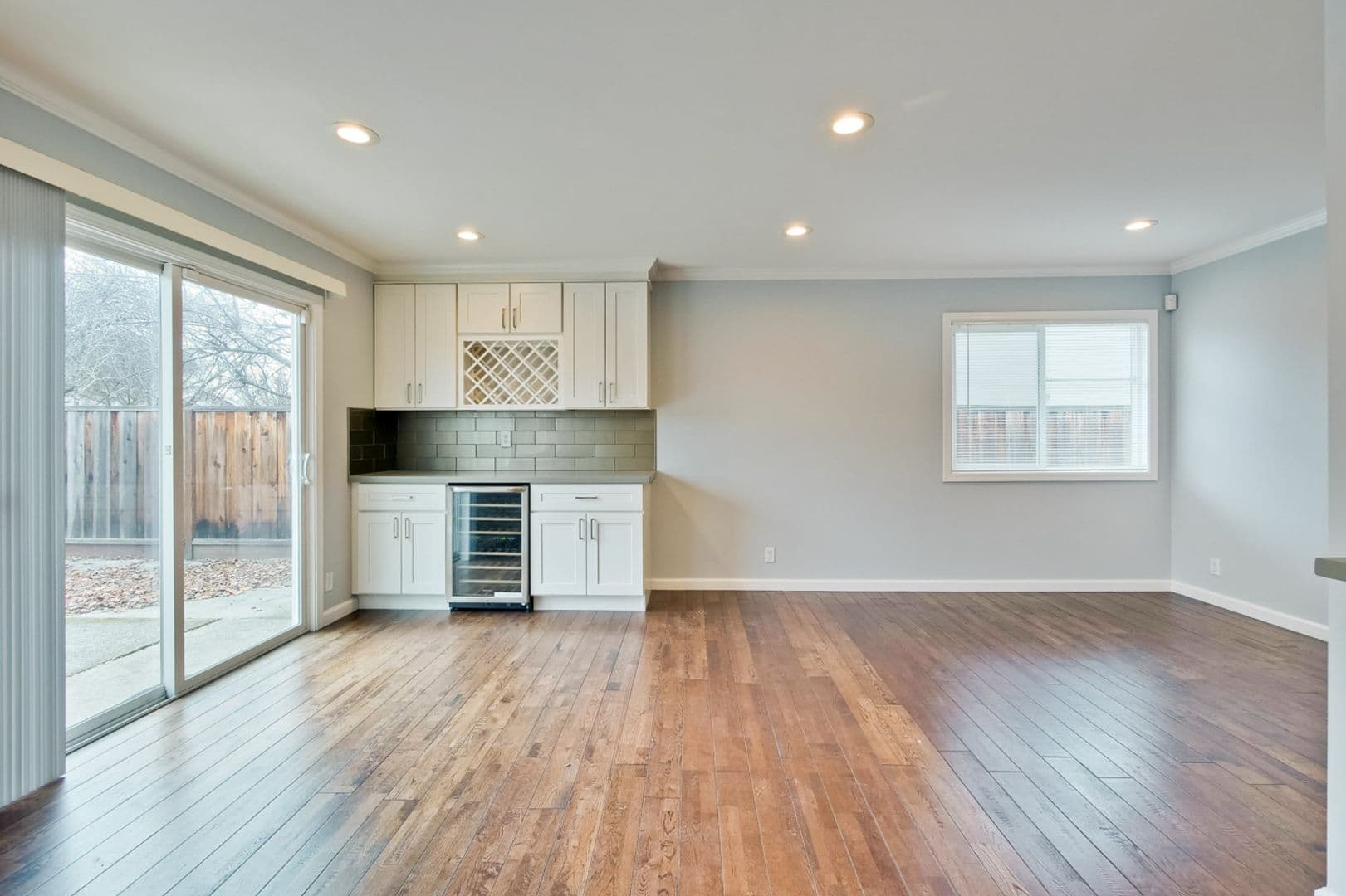 Dublin House: 7530 Kilrush Ave