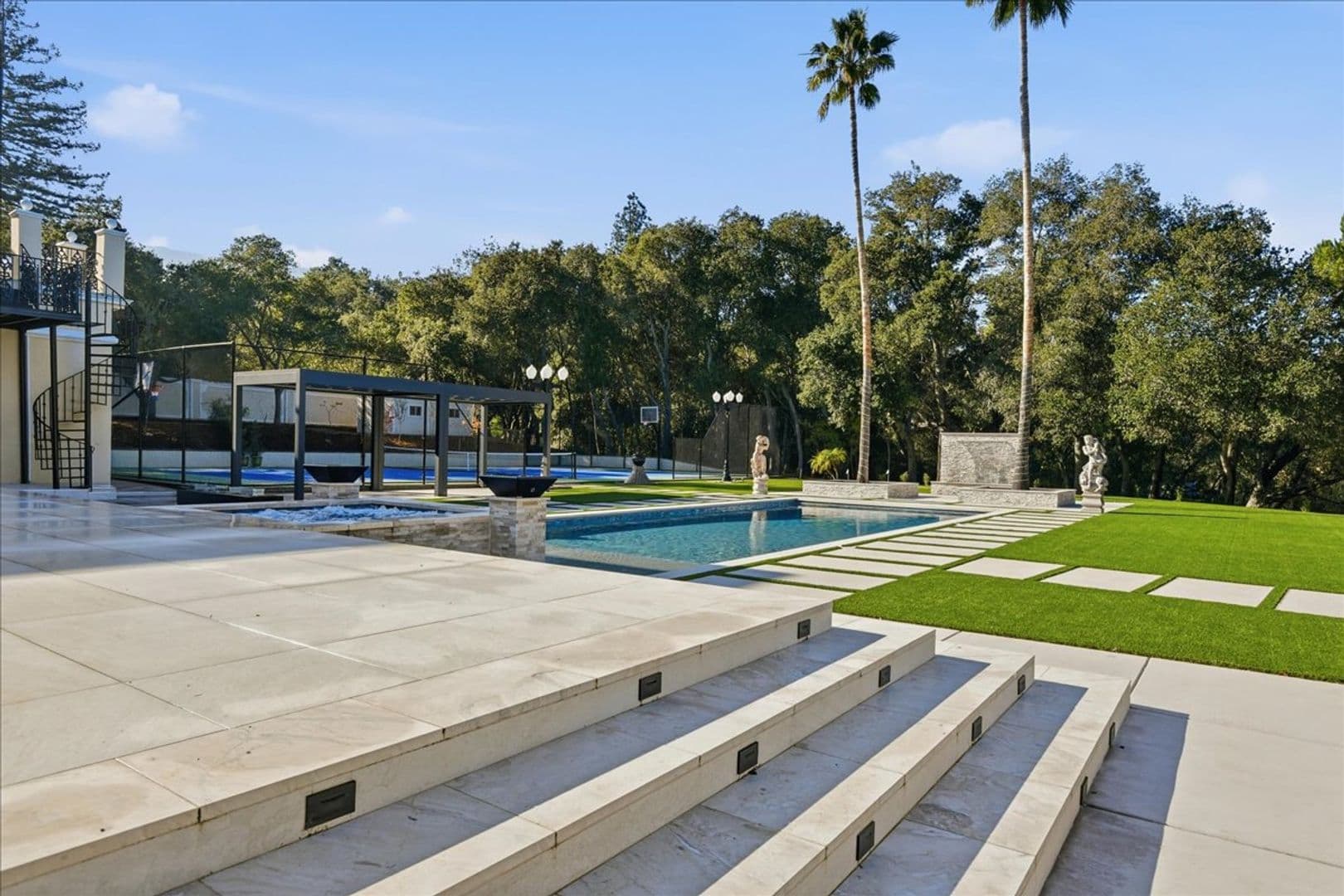 Los Gatos House: 18911 Decatur Road