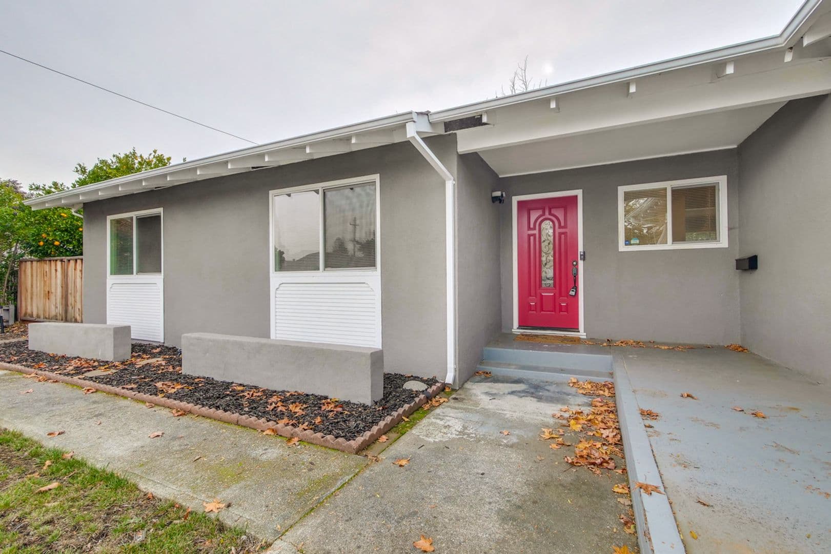 Dublin House: 7530 Kilrush Ave