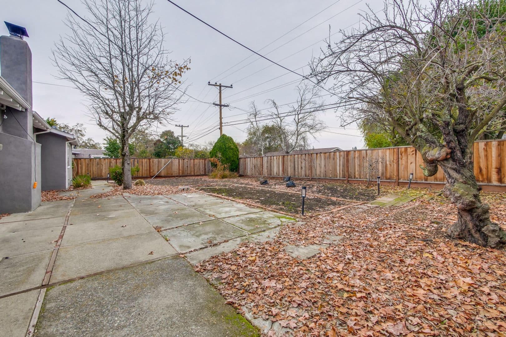 Dublin House: 7530 Kilrush Ave