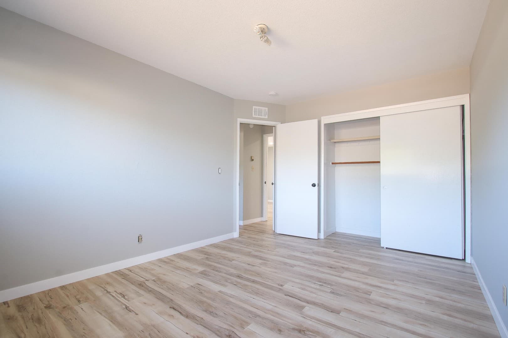 Sunyvale House: 577 S. Eden
