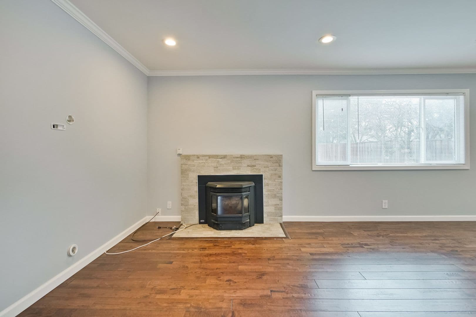 Dublin House: 7530 Kilrush Ave