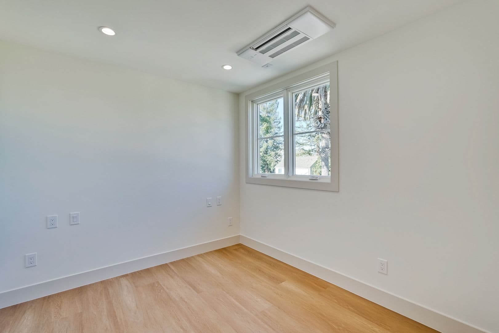 Redwood City House: 505 Beech Street