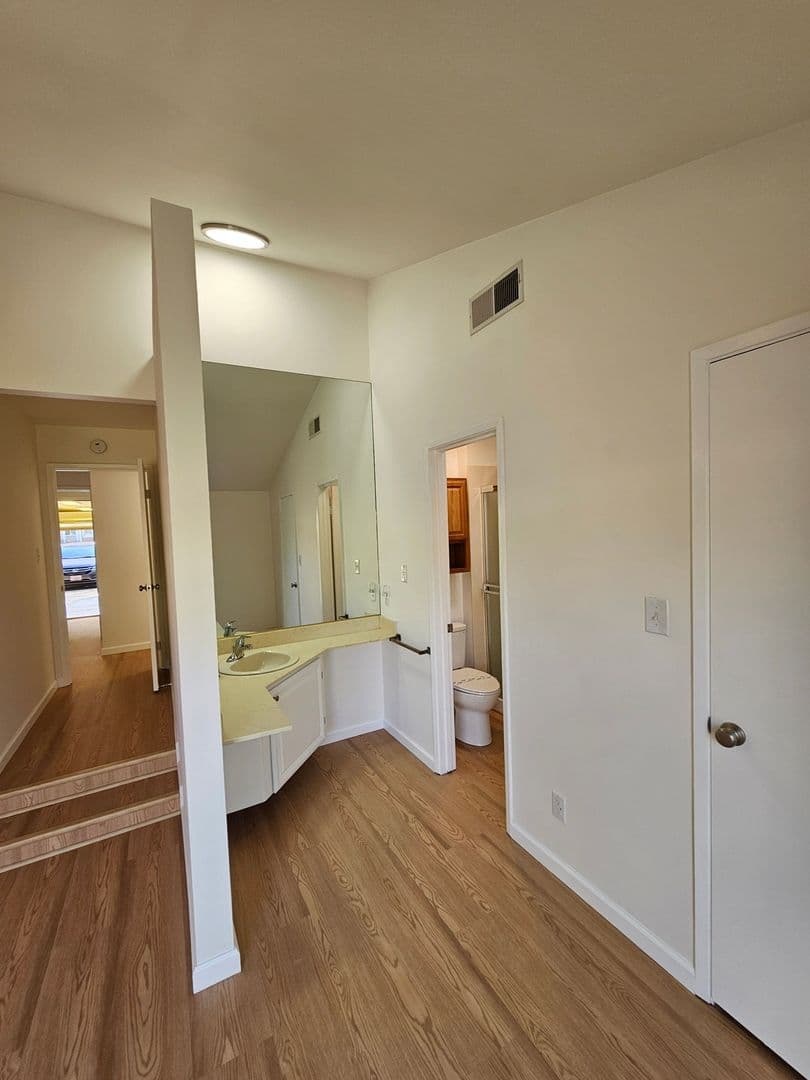Fremont House: 503 Rock Avenue