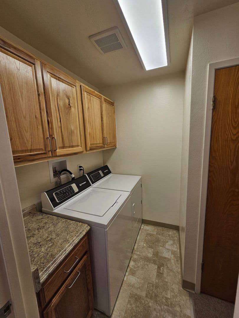 San Leandro House: 420 Pagano Court