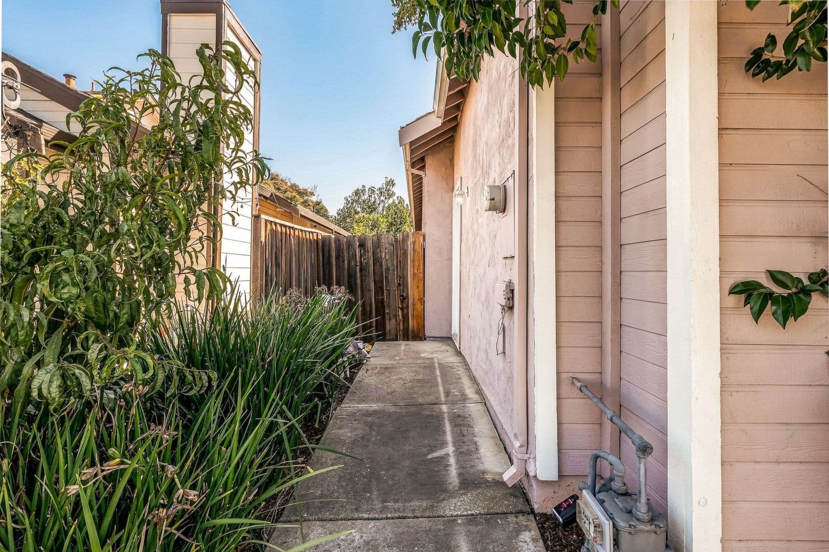 San Jose Townhome: 2260 Freya Dr.