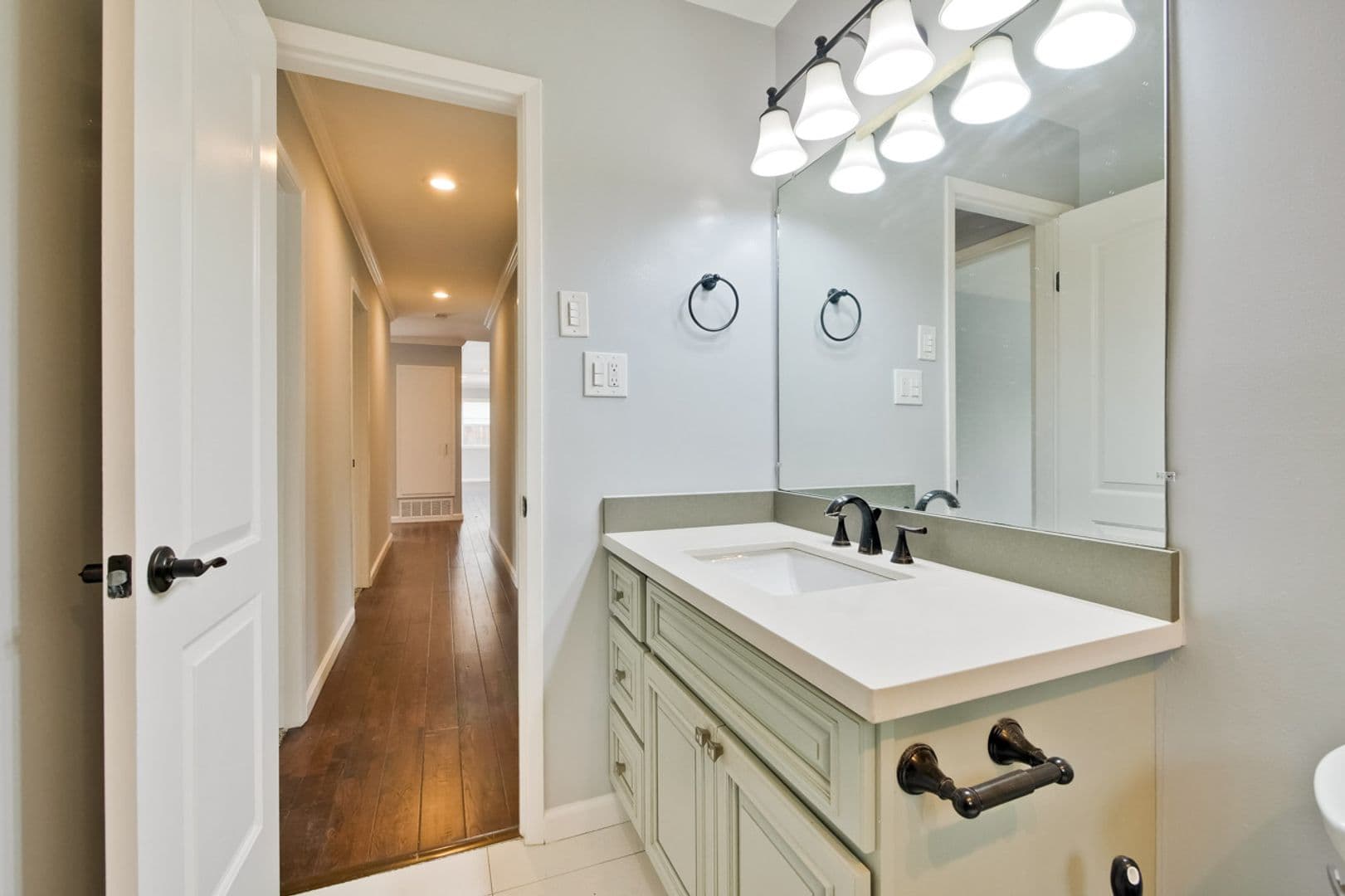 Dublin House: 7530 Kilrush Ave