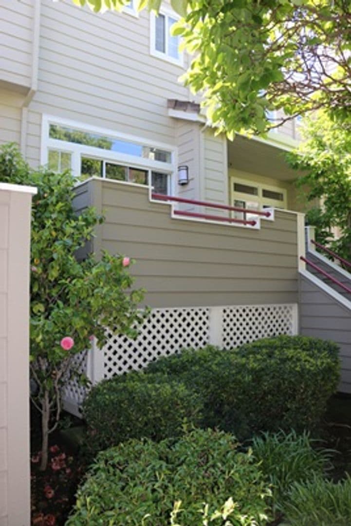 Sunnyvale Townhome: 1156 La Rochelle Ter #D