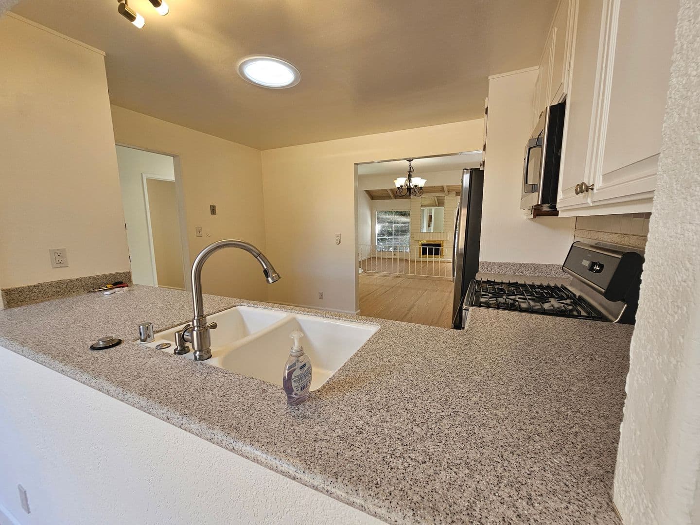 Fremont House: 503 Rock Avenue