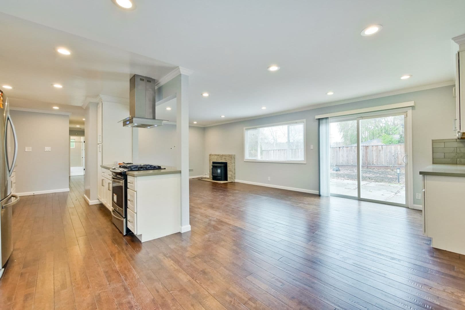 Dublin House: 7530 Kilrush Ave