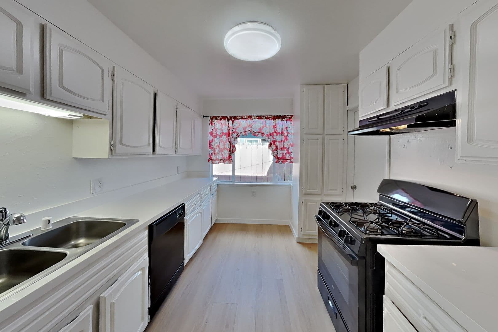 Richmond House: 369 S 20th Street