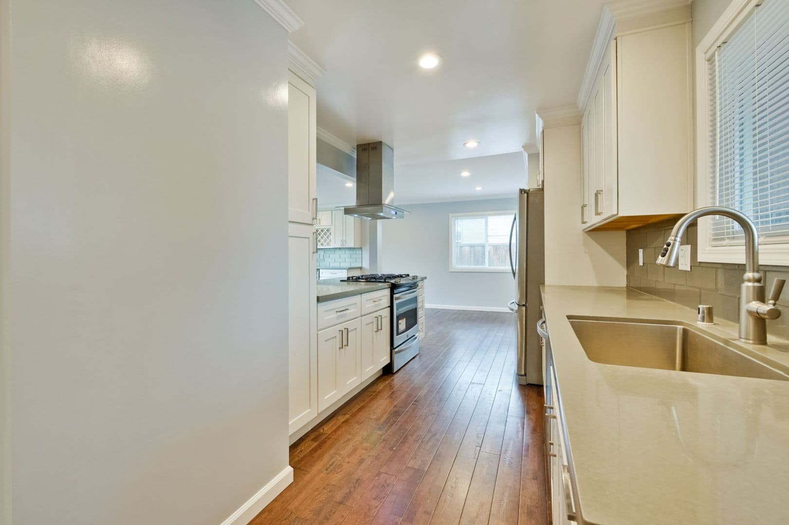 Dublin House: 7530 Kilrush Ave