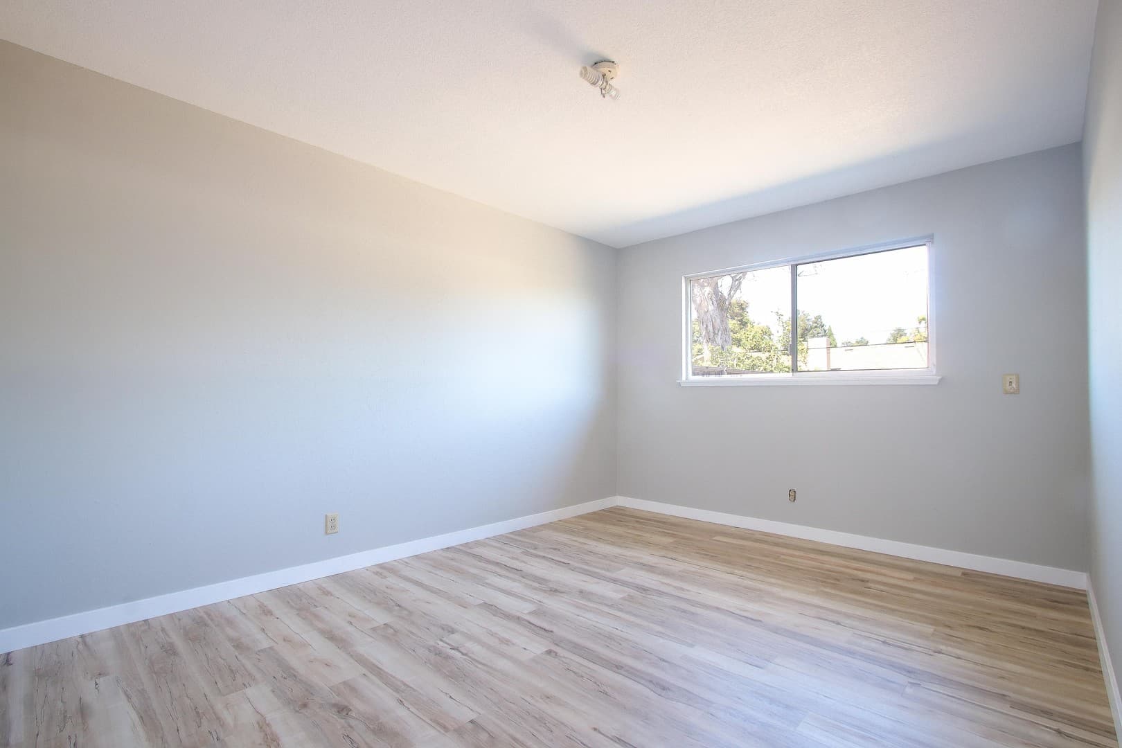 Sunyvale House: 577 S. Eden