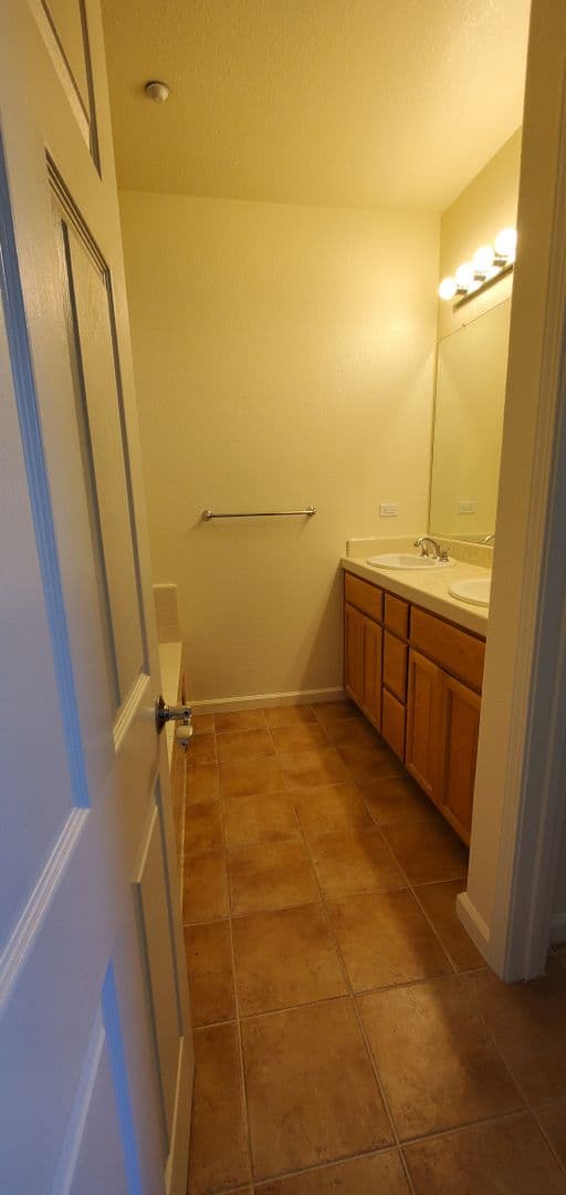 Santa Clara Townhome: 571 Moreland Way