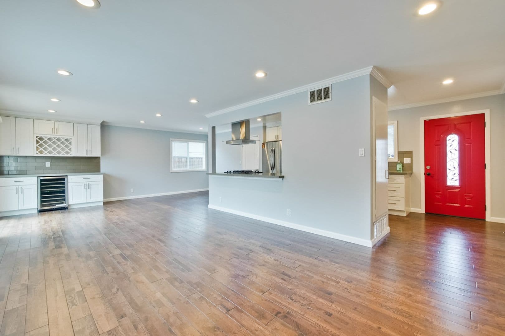 Dublin House: 7530 Kilrush Ave