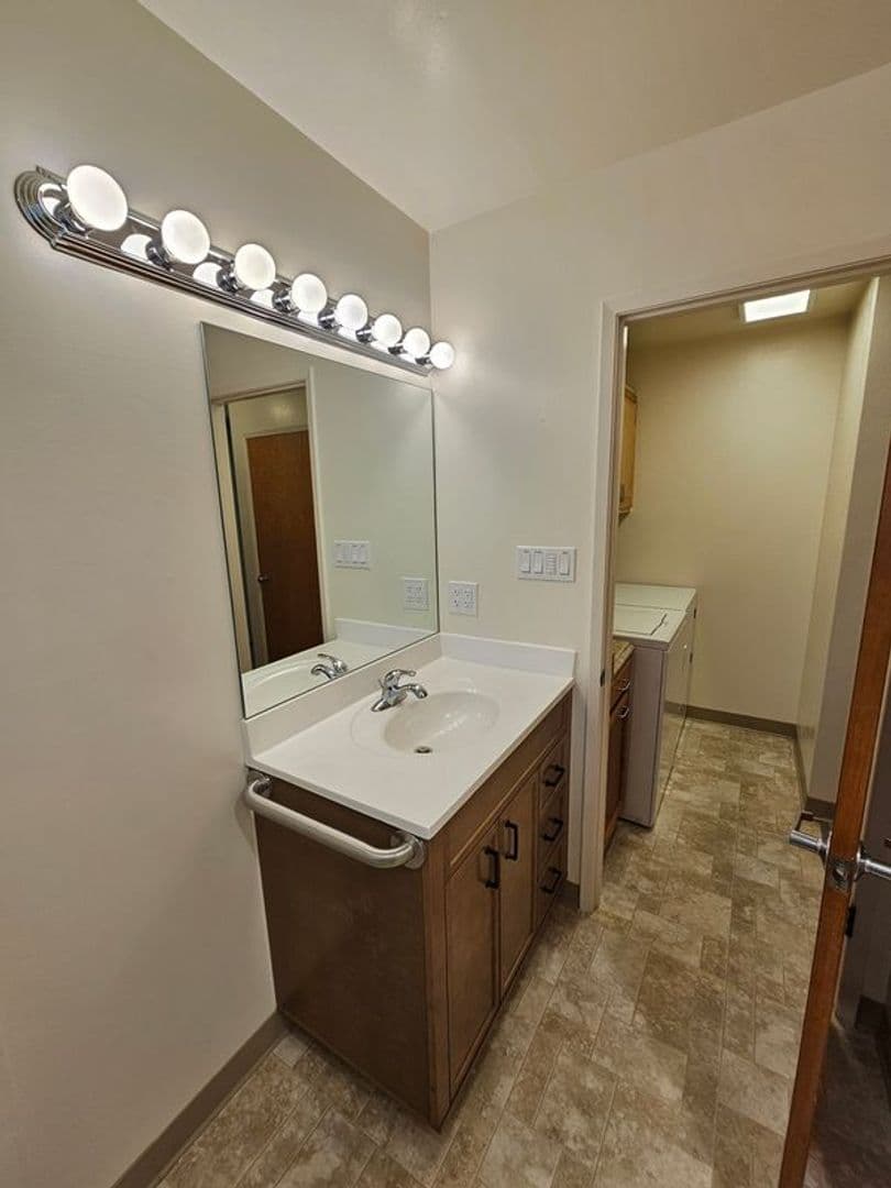 San Leandro House: 420 Pagano Court