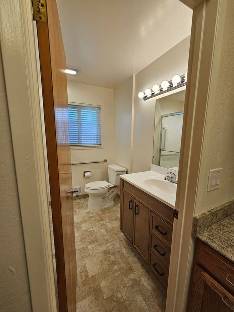 San Leandro House: 420 Pagano Court