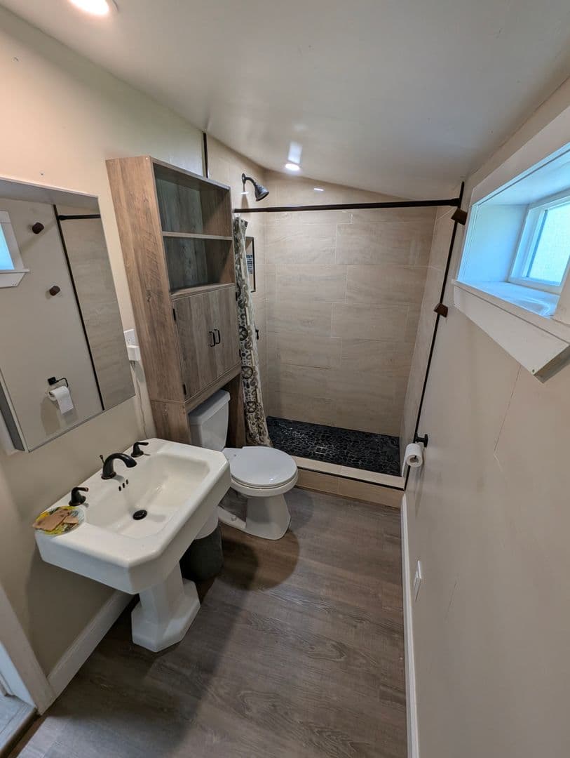 Benicia Apartment: 575 East H Street