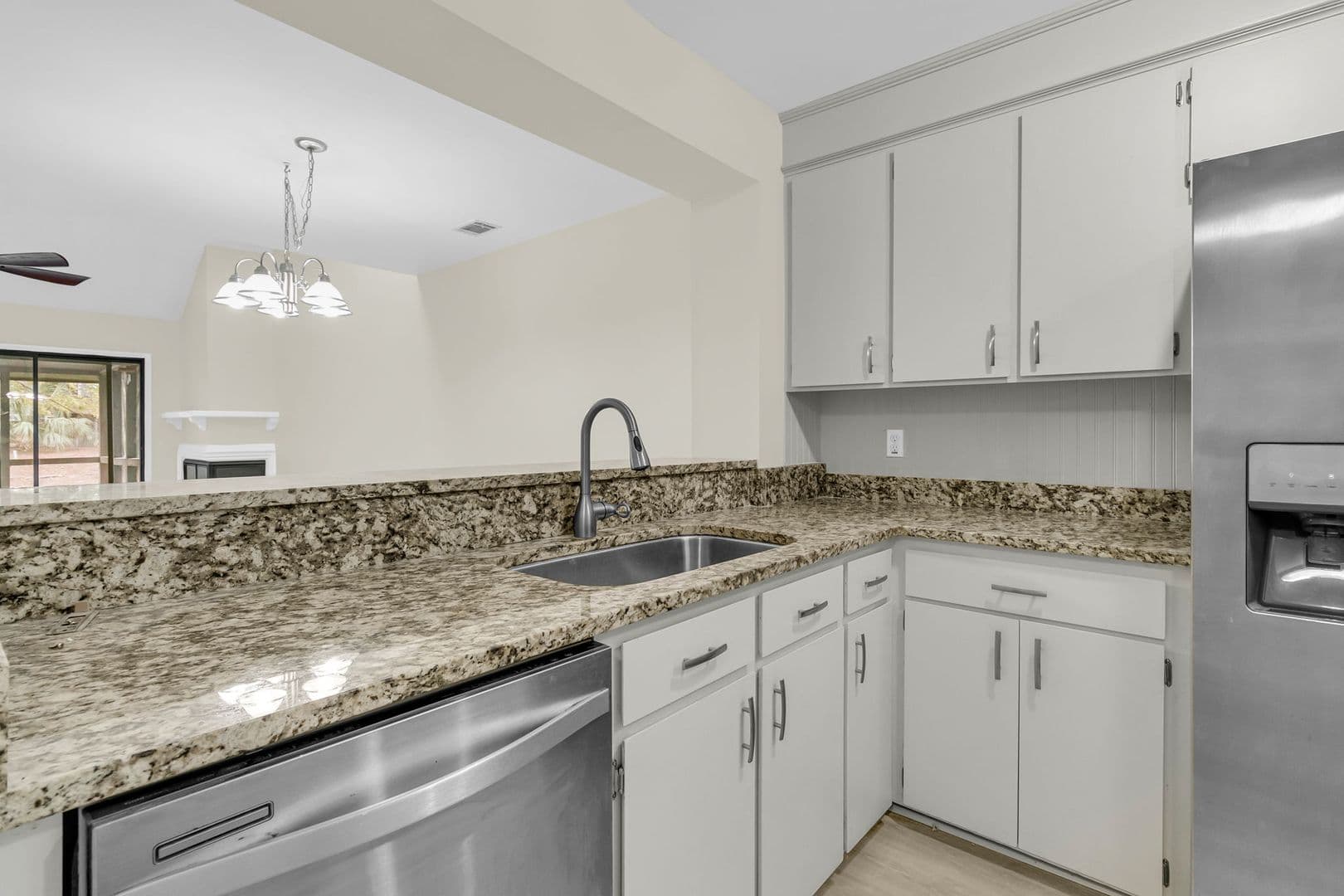 Mt Pleasant House: 1105 Hidden Cove Dr